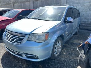 CHRYSLER TOWN COUNTRY 2013 #ITA.8-6049
