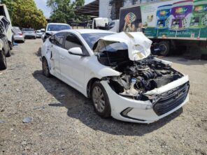 HYUNDAI ELANTRA 2017 #HET.8-2916