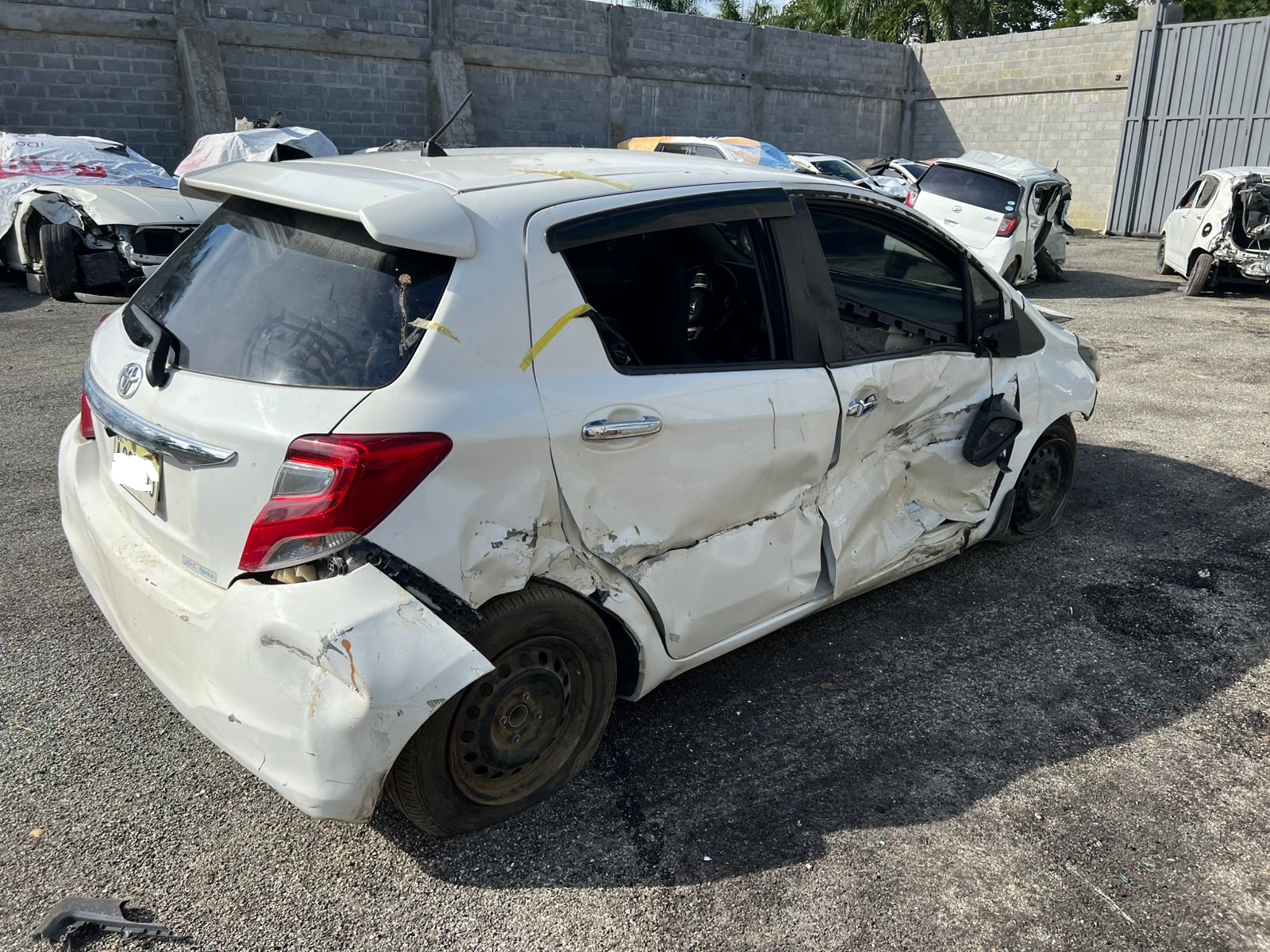 TOYOTA VITZ 2015 #IEA.8-7303 - Imagen 2