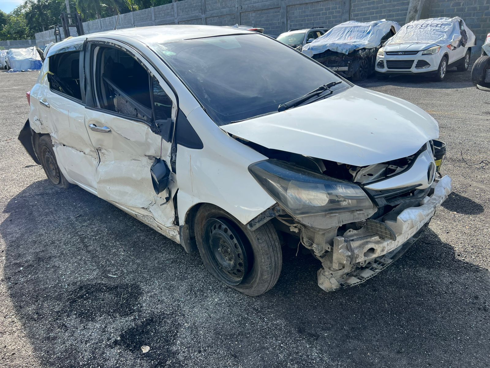 TOYOTA VITZ 2015 #IEA.8-7303