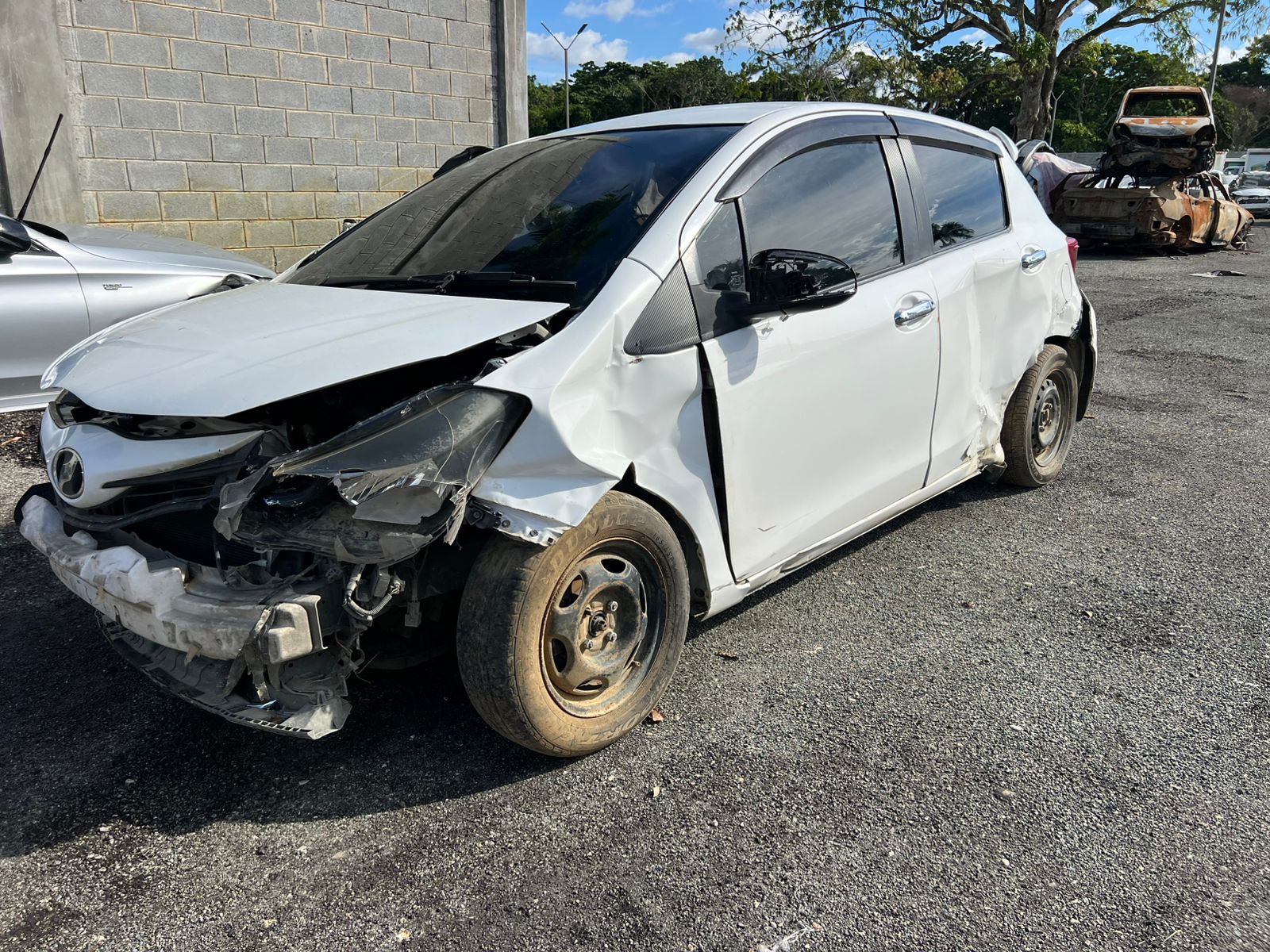 TOYOTA VITZ 2015 #IEA.8-7303 - Imagen 7