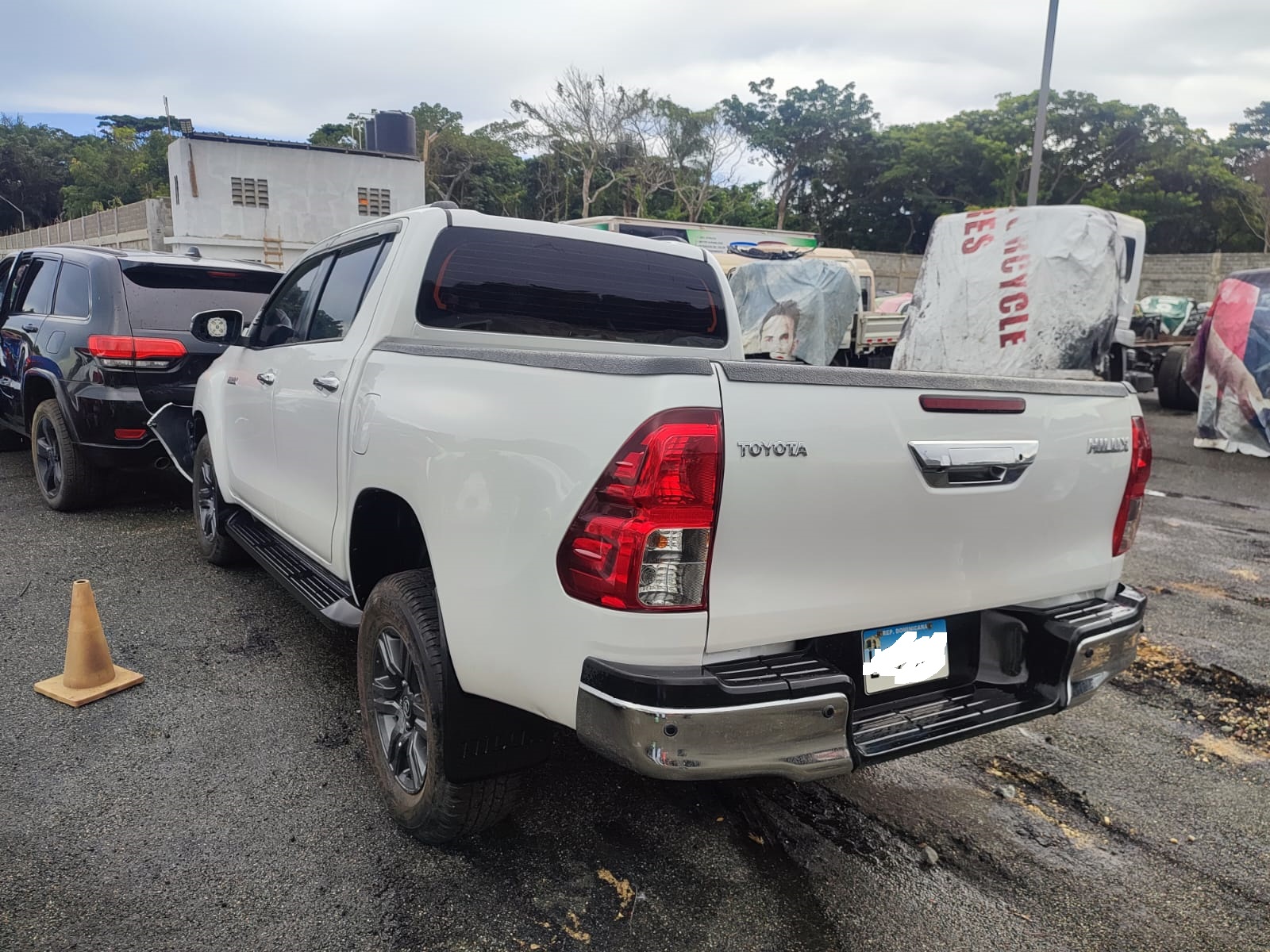 TOYOTA HILUX 2023 #IAAA.8-3328 - Imagen 4
