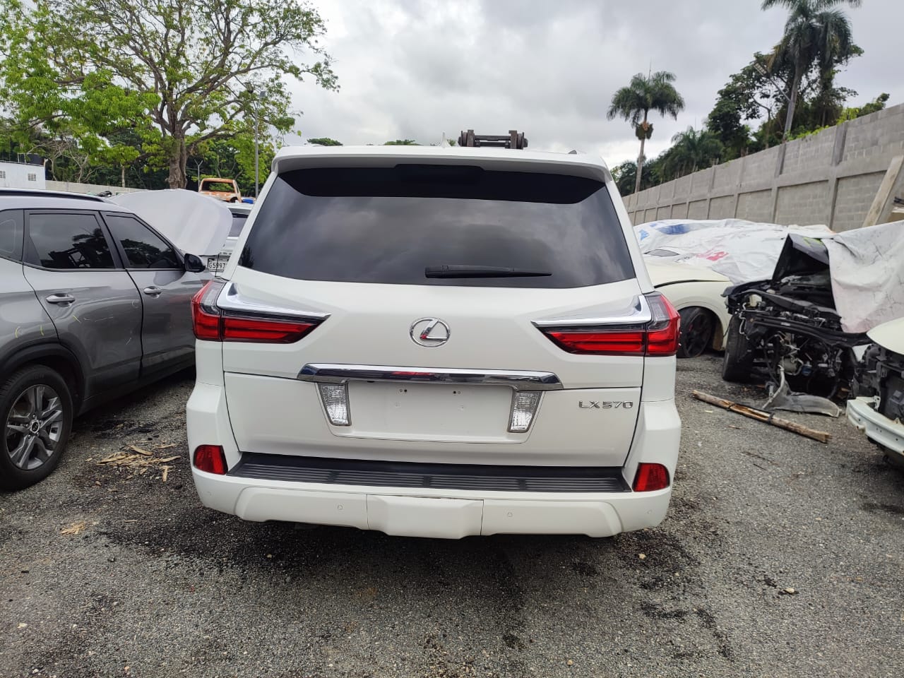 LEXUS LX570 2017 #HNAA.8-6669 - Imagen 7
