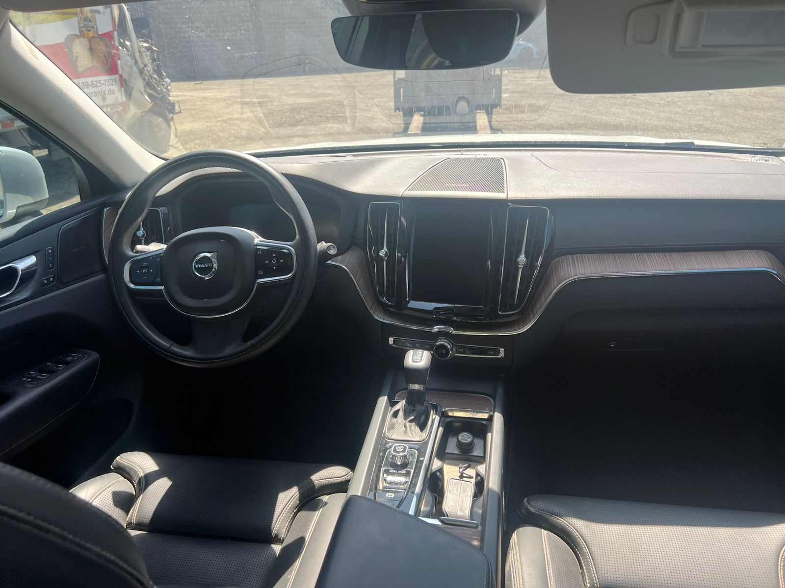 VOLVO XC60 T5 2019 AHOGADO #UTA.8-7886 - Imagen 2