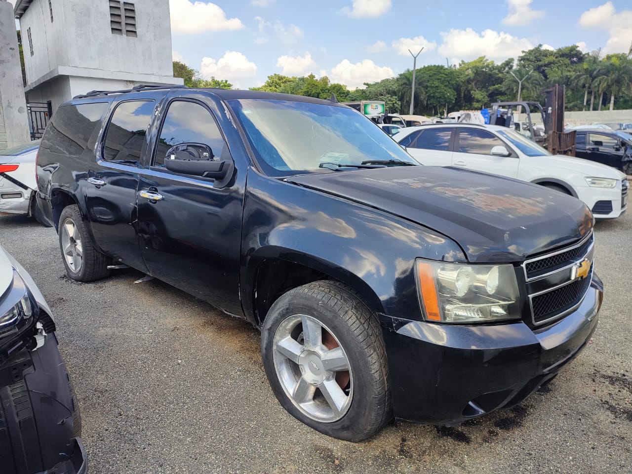 CHEVROLET SUBURBAN 2011 #INT.8-7517 - Imagen 3