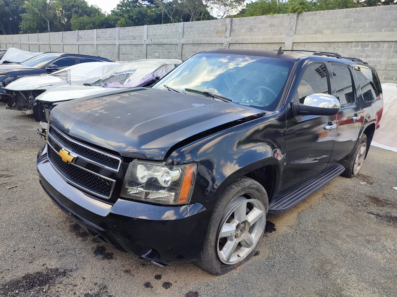 CHEVROLET SUBURBAN 2011 #INT.8-7517 - Imagen 4