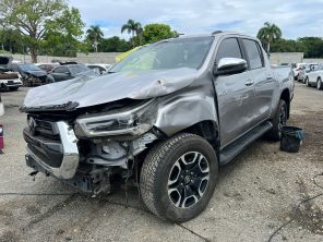 TOYOTA HILUX SRV 2023 #IAAA.8-3277