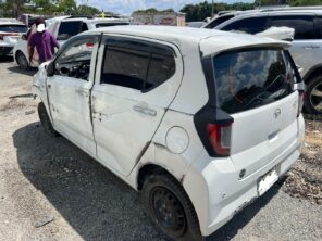 DAIHATSU MIRA 2020 #HHA.8-1700 SIN PAPELES, SE VENDE COMPLETO.