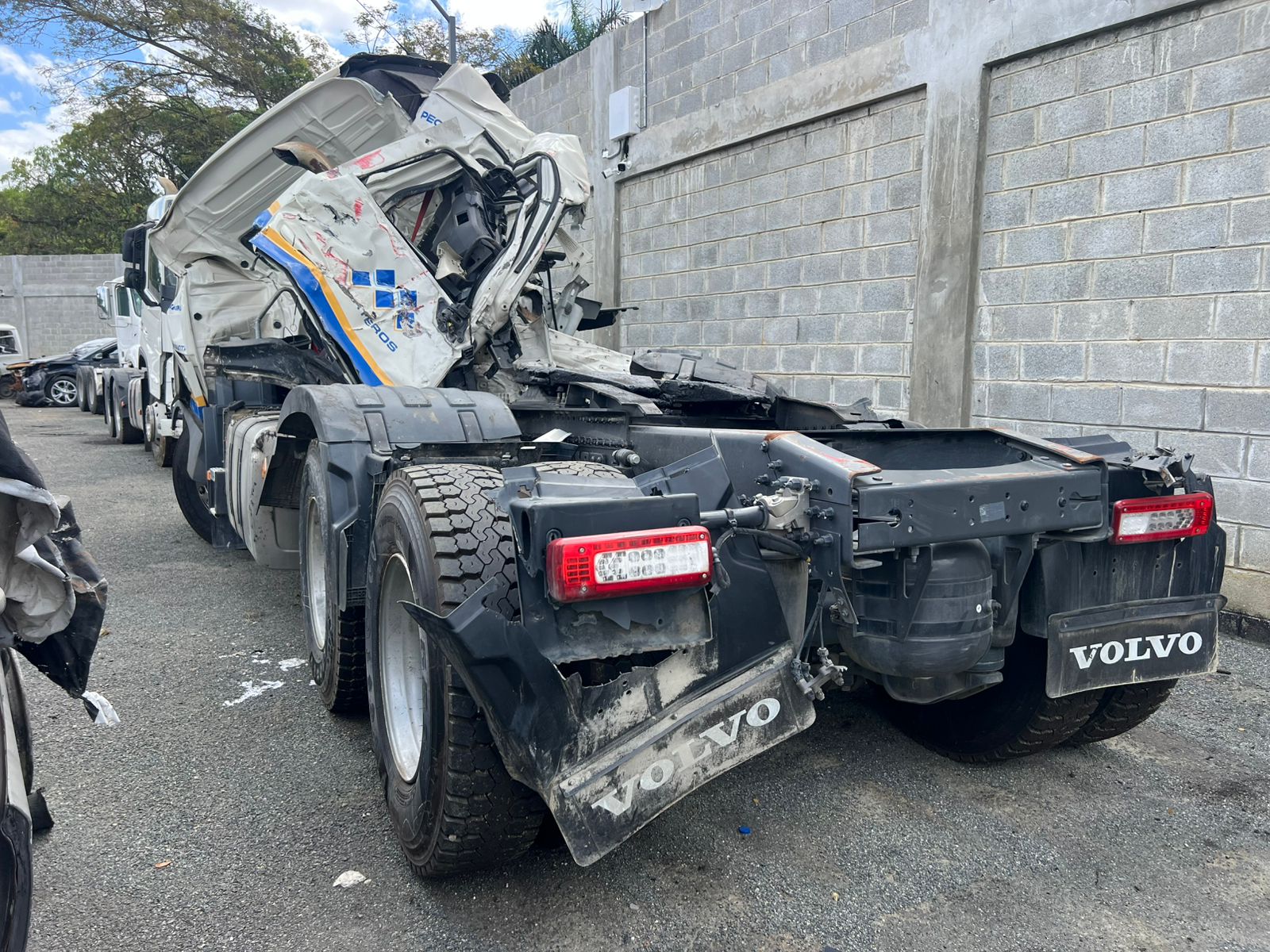 VOLVO FM440 2023 #ETA.8-6239 SIN PAPELES, SE VENDE COMPLETO. - Imagen 3