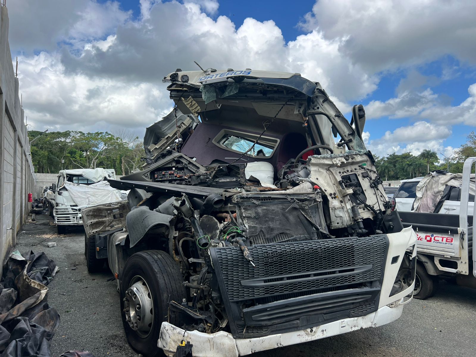 VOLVO FM440 2023 #ETA.8-6239 SIN PAPELES, SE VENDE COMPLETO. - Imagen 8