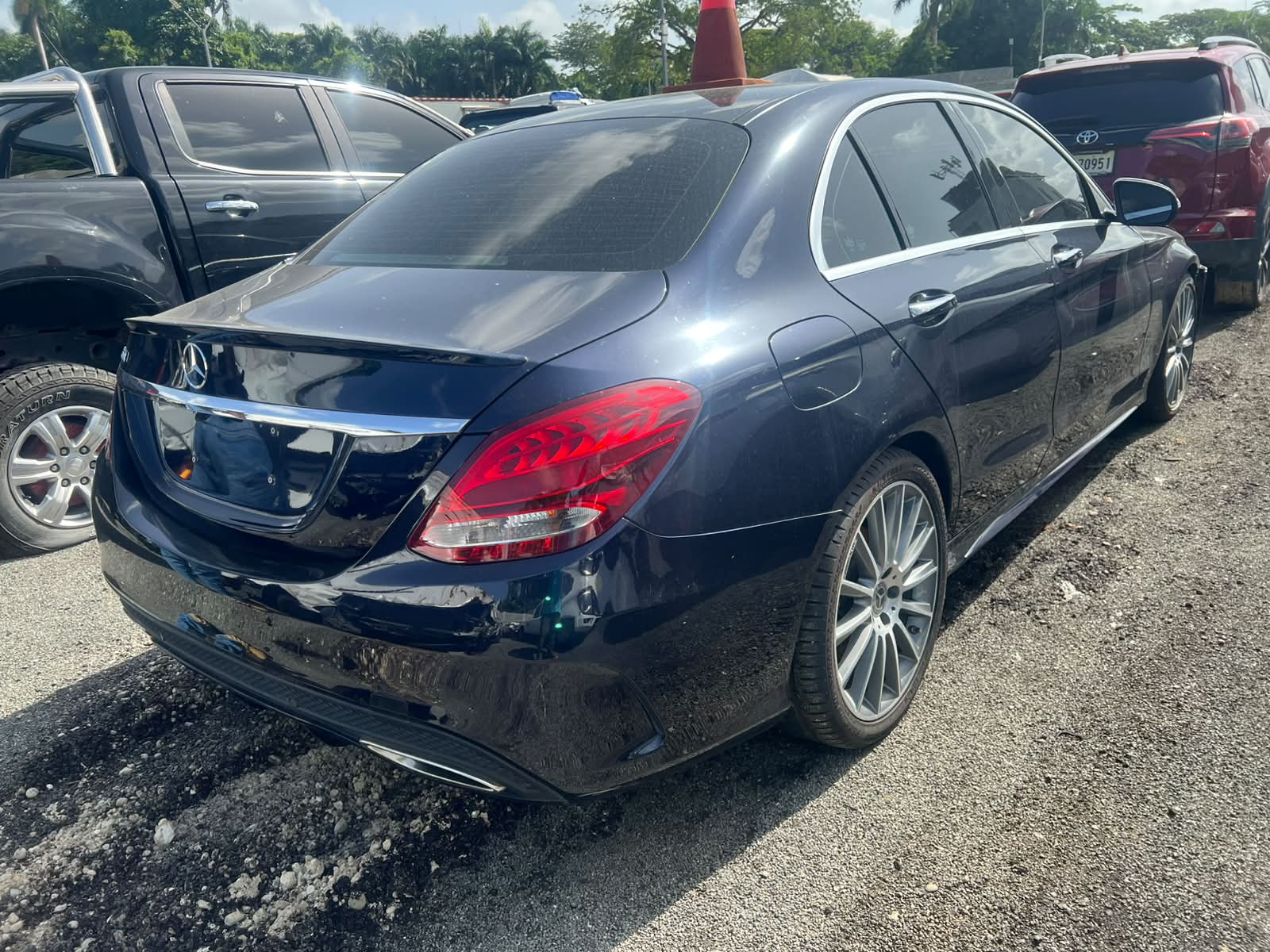 MERCEDES BENZ C300 2017 #NIT.8-5168 AHOGADO - Imagen 4