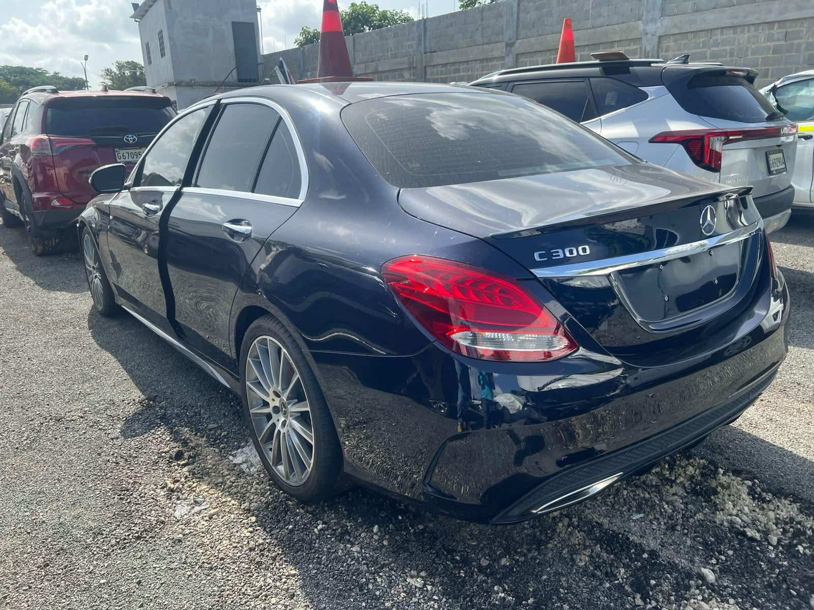 MERCEDES BENZ C300 2017 #NIT.8-5168 AHOGADO - Imagen 5
