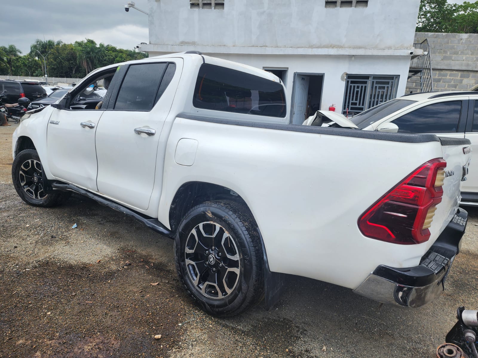 TOYOTA HILUX 4X4 2019 🔑#HTAA.8-3385 - Imagen 4