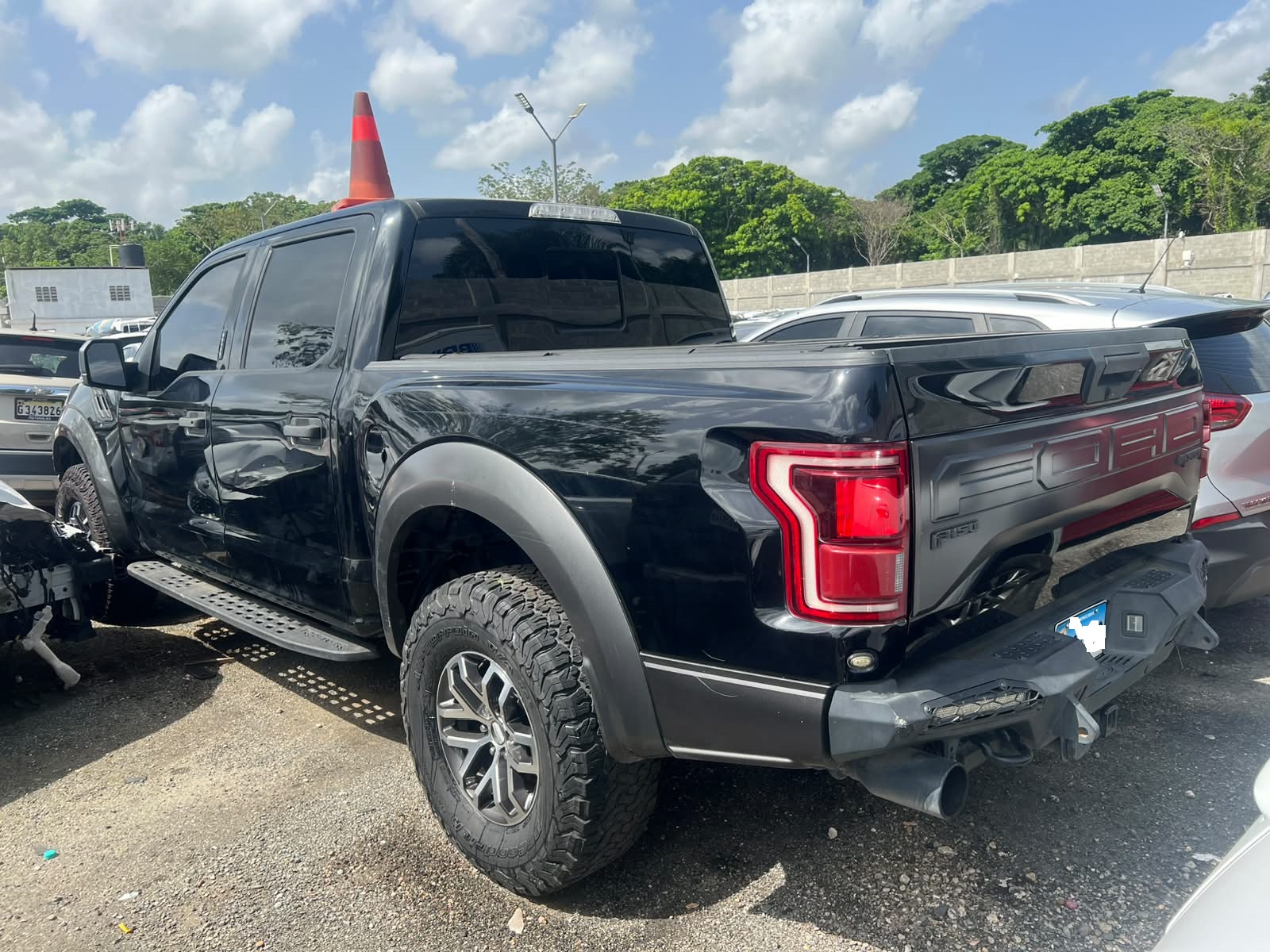FORD F150 RAPTOR 2018 #HITA.8-2872 AHOGADO - Imagen 2
