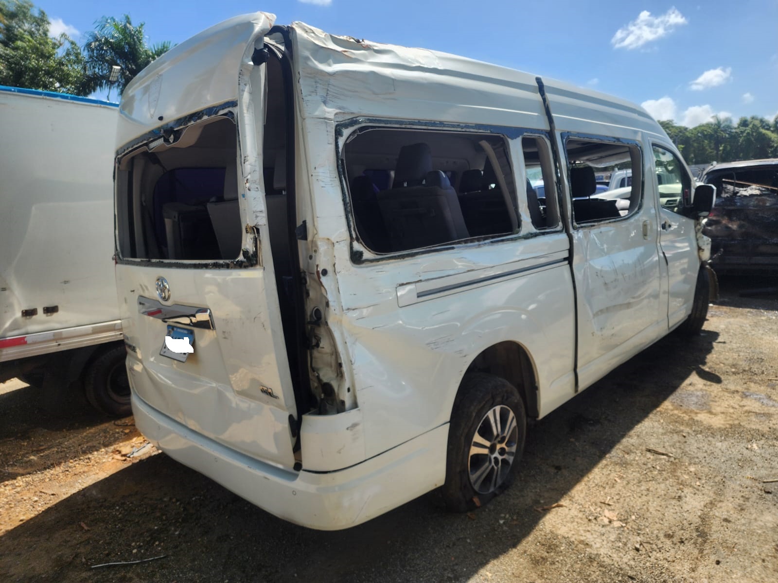 TOYOTA HIACE TECHO ALTO 2023 #HUAA.8-5882 - Imagen 2