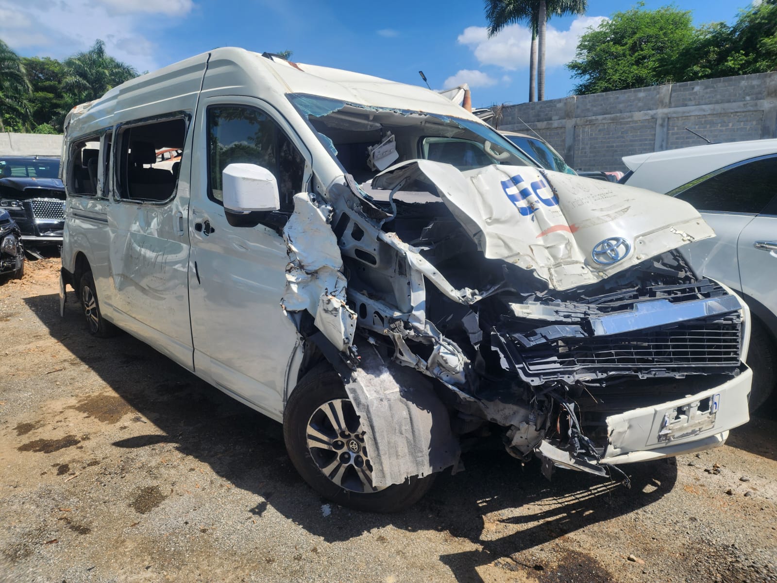 TOYOTA HIACE TECHO ALTO 2023 #HUAA.8-5882 - Imagen 5
