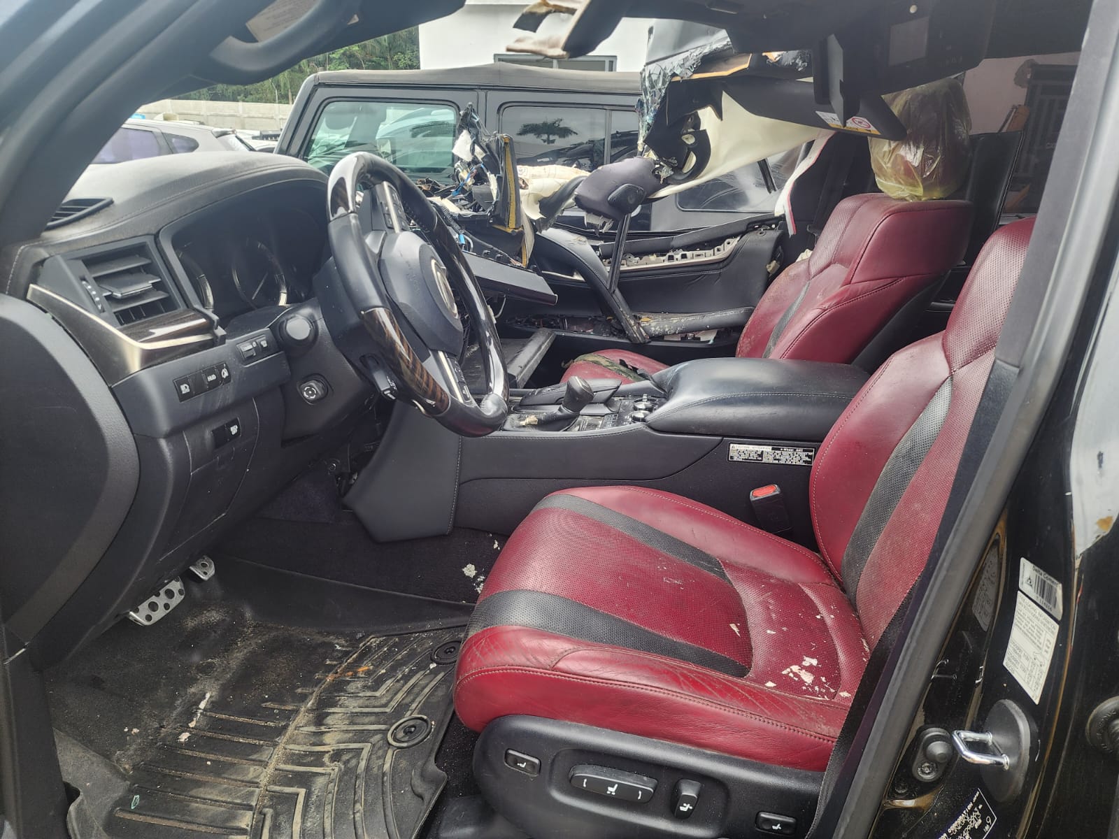 LEXUS LX570 SPORT 2019 #IHAA.8-7050 - Imagen 2